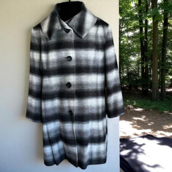 Pendleton Women’s Wool blend Pea Coat Shadow Plaid Black White Buttons Size XXL - Picture 1 of 15